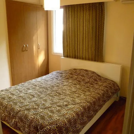 Private In A Shared Flat *