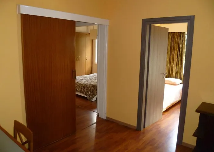 Private In A Shared Flat *